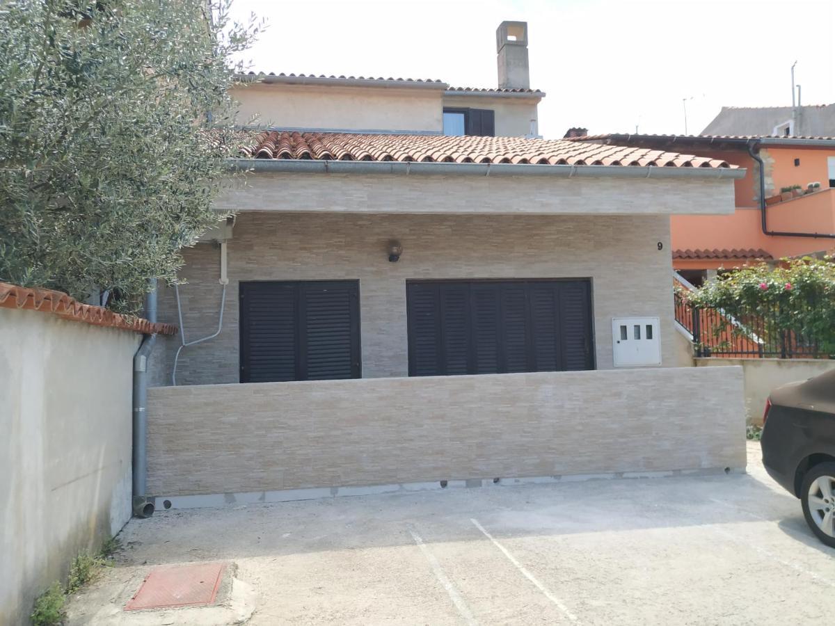 Apartmani Zlatko Pula Exterior foto