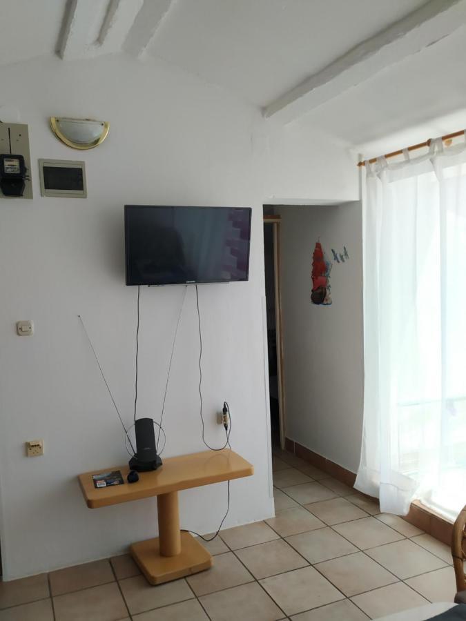Apartmani Zlatko Pula Exterior foto