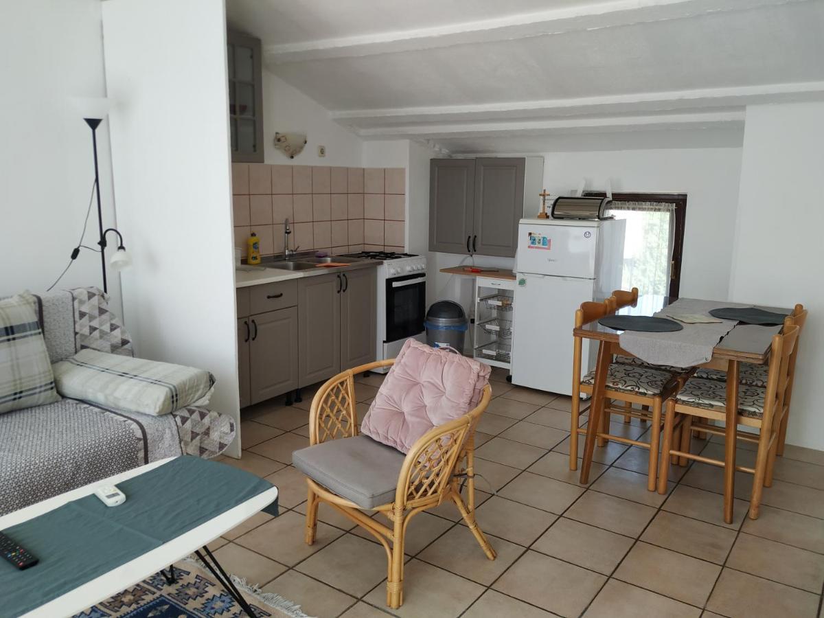 Apartmani Zlatko Pula Exterior foto