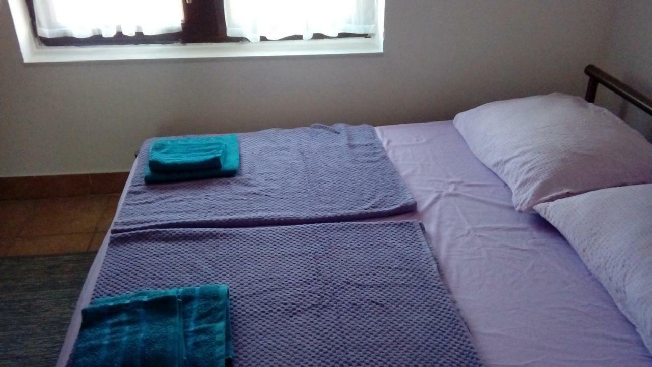 Apartmani Zlatko Pula Exterior foto